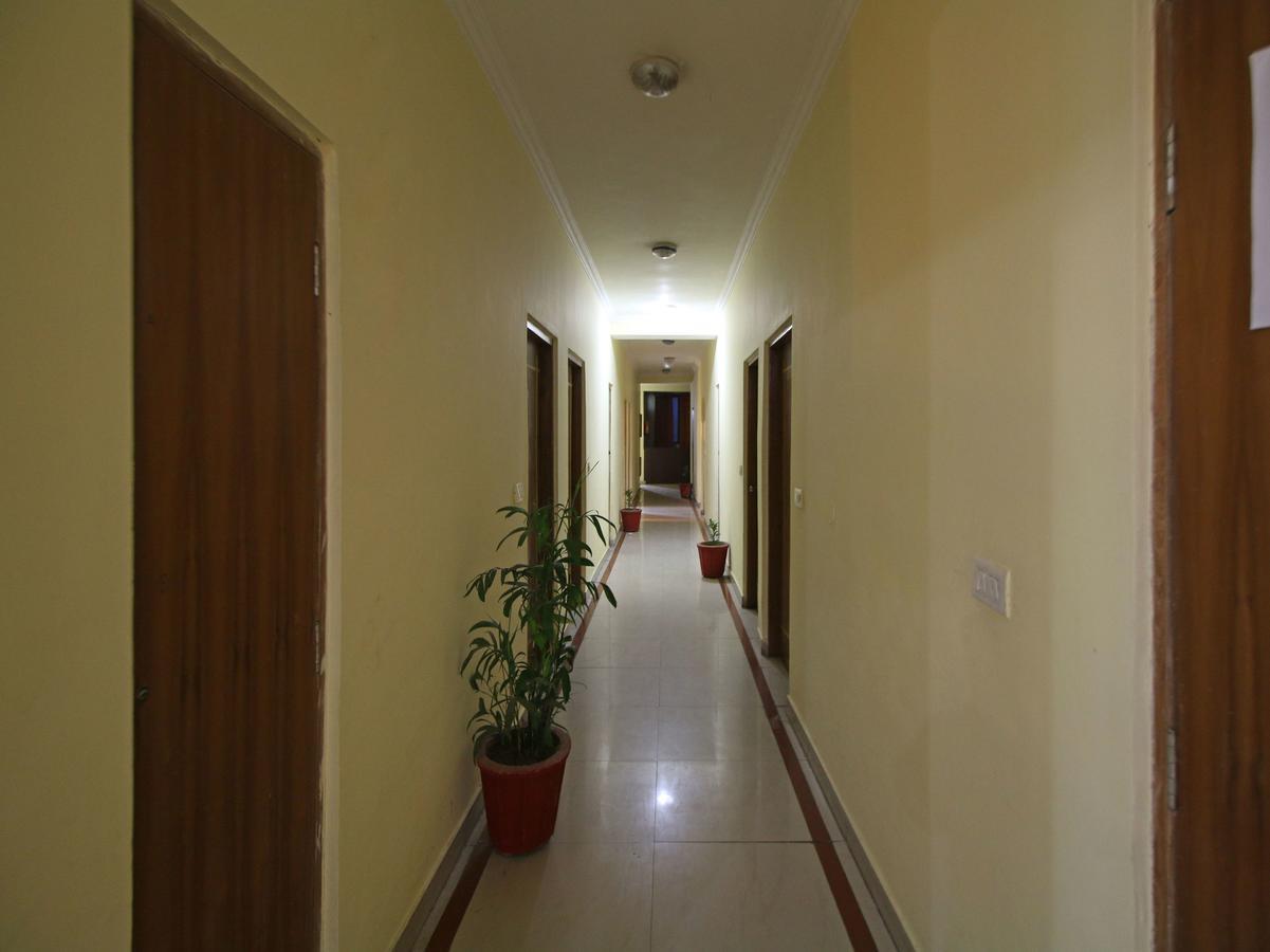 Oyo 5667 Katra Continental Otel Dış mekan fotoğraf