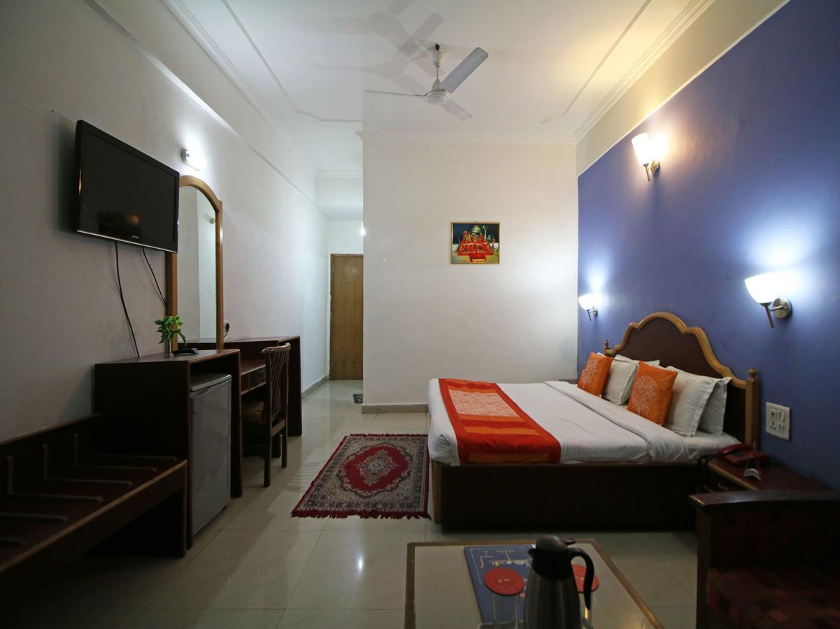 Oyo 5667 Katra Continental Otel Dış mekan fotoğraf