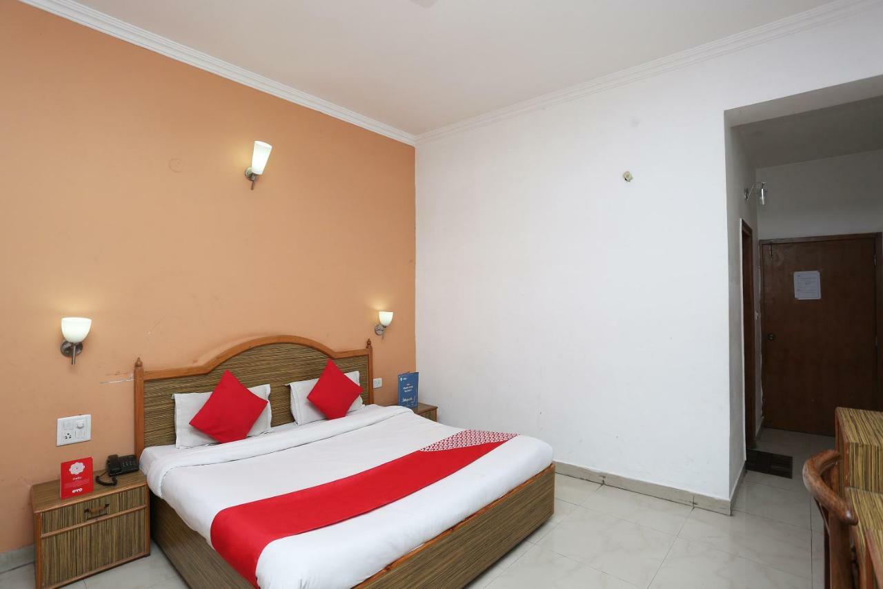 Oyo 5667 Katra Continental Otel Dış mekan fotoğraf