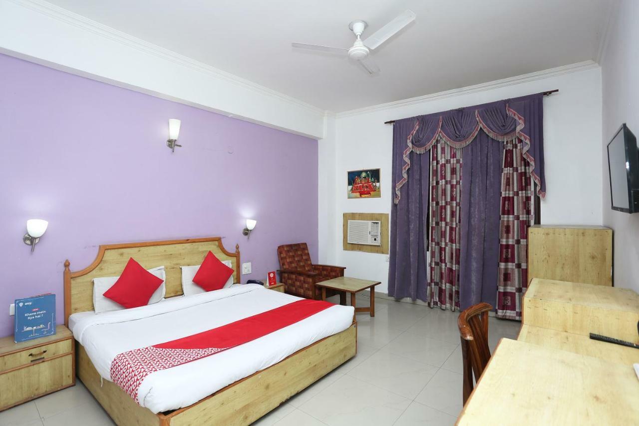 Oyo 5667 Katra Continental Otel Dış mekan fotoğraf