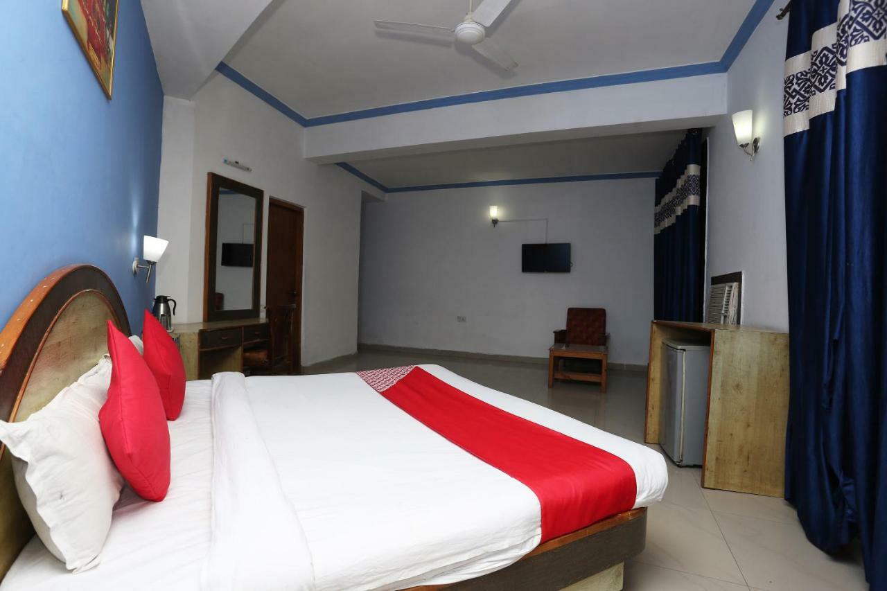 Oyo 5667 Katra Continental Otel Dış mekan fotoğraf
