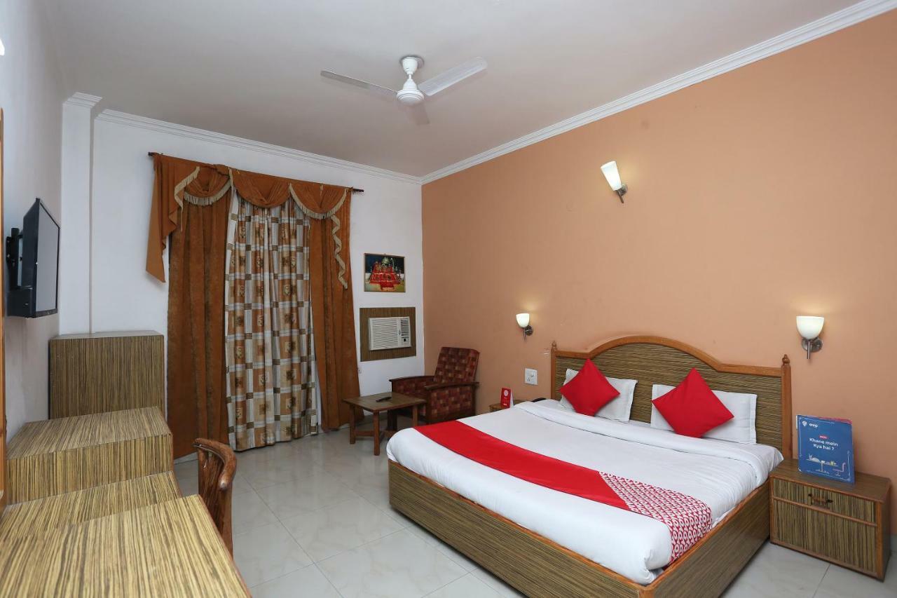 Oyo 5667 Katra Continental Otel Dış mekan fotoğraf
