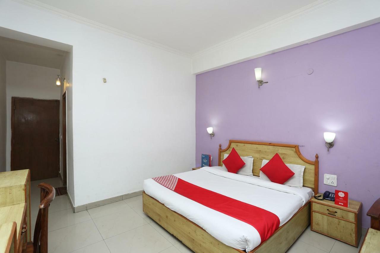 Oyo 5667 Katra Continental Otel Dış mekan fotoğraf